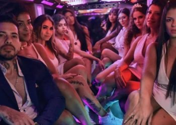 Marié à huit femmes, un homme polyamoureux cherche de nouvelles épouses