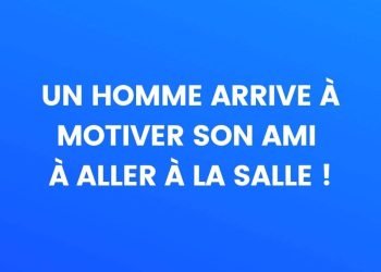 Un homme parvient à motiver son ami à aller à la gym