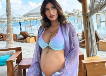 enceinte, Sarah Lopez répond aux critiques sur son poids