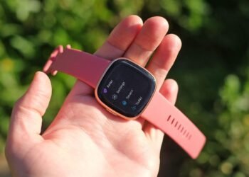 Obtenez jusqu'à 43% de réduction sur les meilleures montres intelligentes avec ces offres Fitbit de janvier
