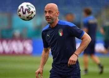 Un célèbre footballeur international décède à 58 ans