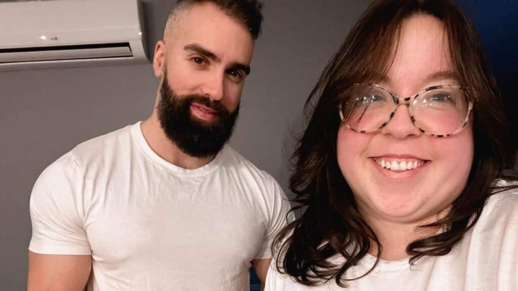 Considérée comme trop grosse pour être la femme d'un homme musclé, elle répond de la meilleure des manières

 