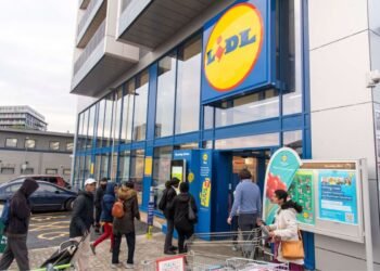 Un employé de 24 ans poignardé dans un magasin