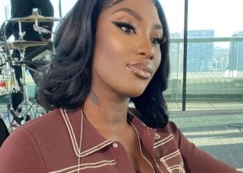 aya nakamura annonce grande nouvelle en plein concert