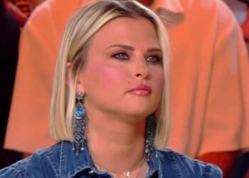 Kelly Vedovelli hospitalisée : que se passe-t-il ?