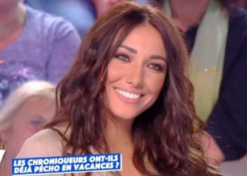 Delphine Wespiser en pantalon très moulant : elle est magnifique