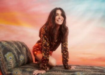 sa belle chute en plein concert (vidéo)