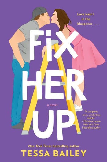 Couverture du roman Fix Her Up de Tessa Bailley.  Le fond est violet lilas avec une illustration d'un homme et d'un...