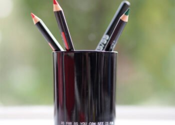 19/99 Crayons de couleur de précision et mises à jour