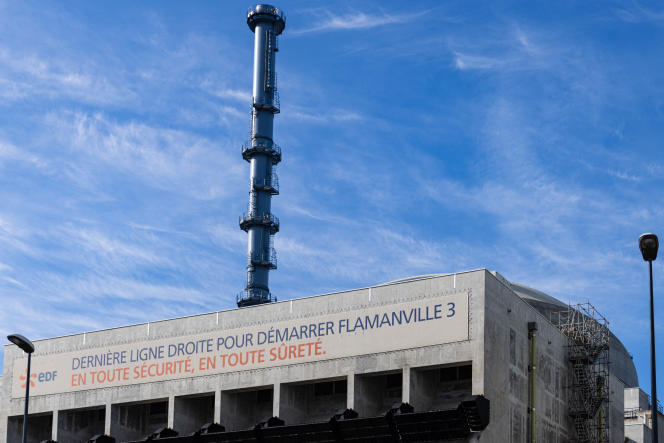 Le bâtiment abritant le projet de réacteur nucléaire EPR de troisième génération à Flamanville, en Normandie, le 14 juin 2022. 