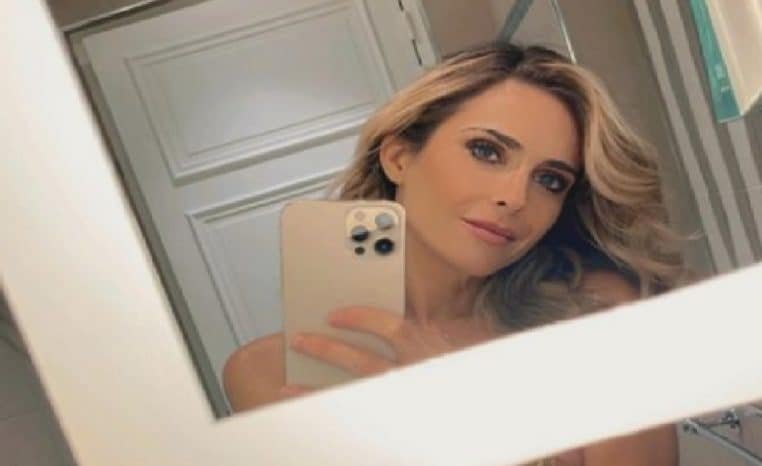 En coulisses, Clara Morgane fait monter la température (Photo)