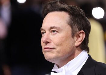 Elon Musk Calls Hiring Law Firm Perkins Coie an Error by Twitter’s Team