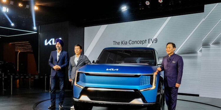 Kia KA4, Kia Concept EV9 Unveiled at Auto Expo 2023, Firm Plans to Expand to 220 Cities in 2023