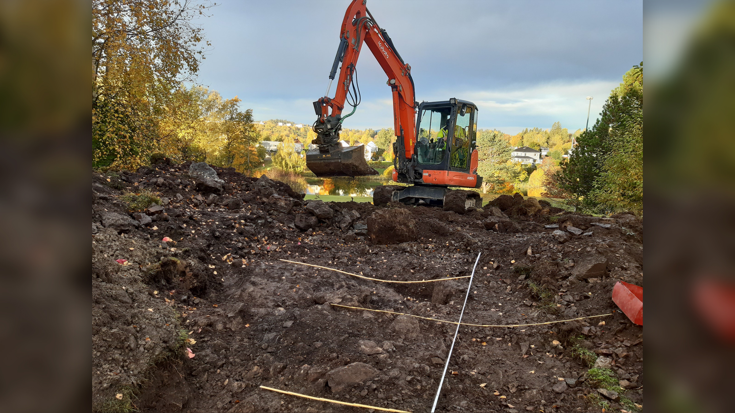 Les archéologues ont trouvé la tombe située sur une colline, qui offre une belle vue sur les environs.