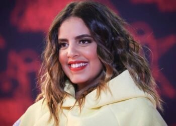 Inès Reg victime d'un terrible incident : elle est en fauteuil roulant