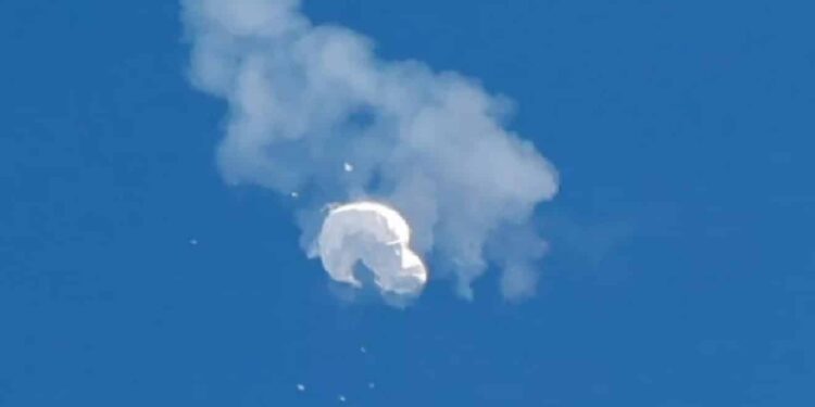 Le ballon espion chinois a été abattu par un avion de chasse au-dessus de l'Atlantique – Thebuzzly