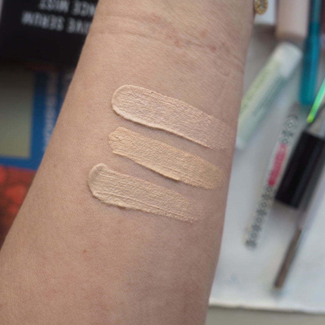 Examen du correcteur de teint Rescue de bareMinerals – Thebuzzly