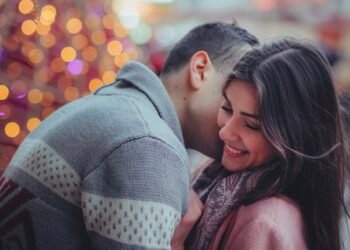 un couple qui fait l'amour trop fort convoqué par la police