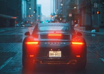 Avoir un petit pénis vous fait aimer les voitures de sport, selon une étude