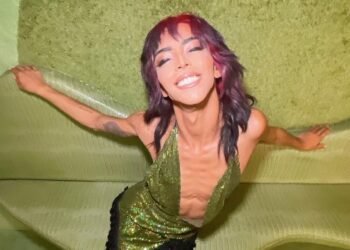 Bilal Hassani en couple avec une star du X ?  Une photo intime révélée