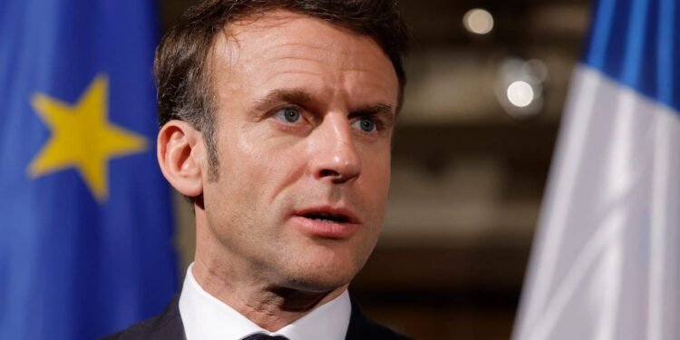 Emmanuel Macron annonce une bonne nouvelle – Thebuzzly