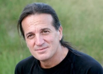 le chanteur condamné après une altercation avec sa jeune compagne