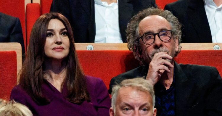 Monica Bellucci serait en couple avec le réalisateur Tim Burton ! – Thebuzzly