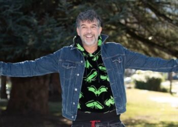 Stéphane Plaza offre un strip-tease aux participants de Maison à vendre