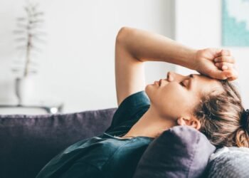 Comment l'anxiété affecte le corps : 5 symptômes physiques, selon la science