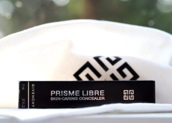 Examen du correcteur soin de la peau Givenchy Prisme Libre