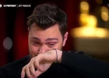 Jeff Panacloc pleure en découvrant un cliché souvenir et fait bouger la Toile