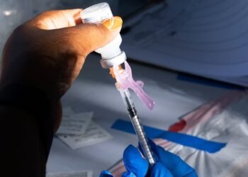 La FDA pourrait simplifier les vaccins COVID en un seul vaccin annuel pour de nombreuses personnes