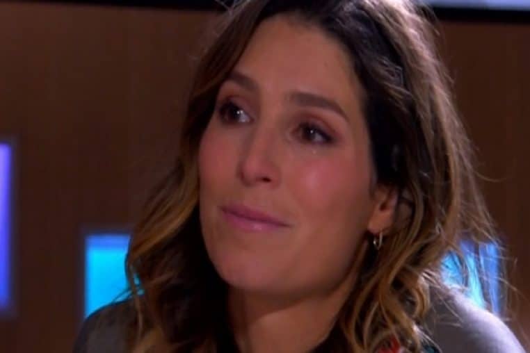 Moment d'émotion : Laury Thilleman fond en larmes sur le plateau de C à Vous