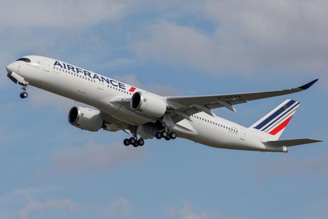 Les pilotes prennent leur retraite, en moyenne, à 63 ans, voire 62 ans et 6 mois chez Air France.  Les hôtesses et stewards partent à 56 ans. 