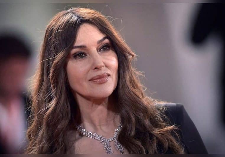 Monica Bellucci serait en couple avec le réalisateur Tim Burton ! – Thebuzzly