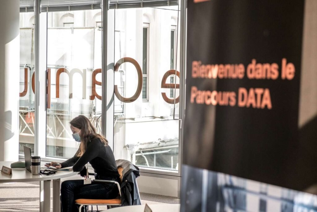 Les contrats d'apprentissage, une solution aux problèmes de recrutement des entreprises du numérique
