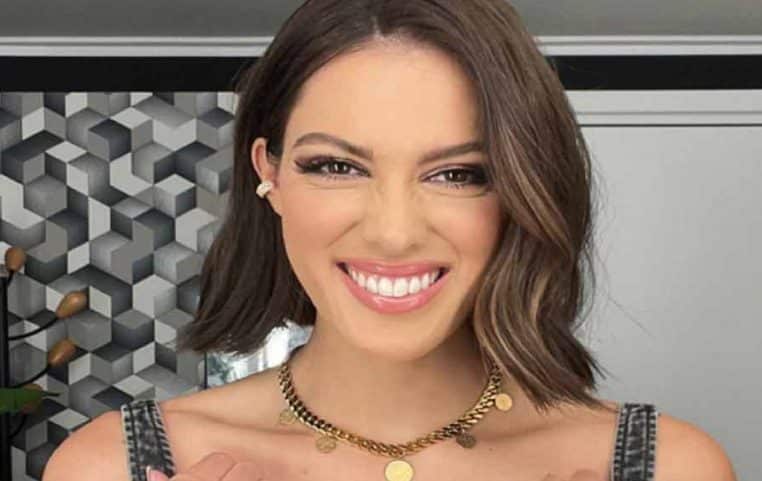 Iris Mittenaere dans une robe très aérienne pour son anniversaire complètement fou (Photos)