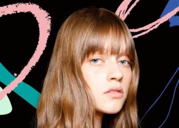 L’image peut contenir : humain, personne, visage, vêtements et vêtements