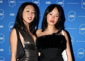 Jade et Joy Hallyday critiquées après un cliché en tenue de soirée