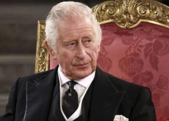 Le roi Charles III prend une grande décision qui concerne la France