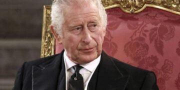 Le roi Charles III prend une grande décision qui concerne la France