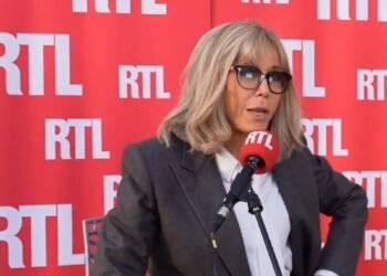 Brigitte Macron souhaite rendre les classiques de la littérature française accessibles en quelques clics
