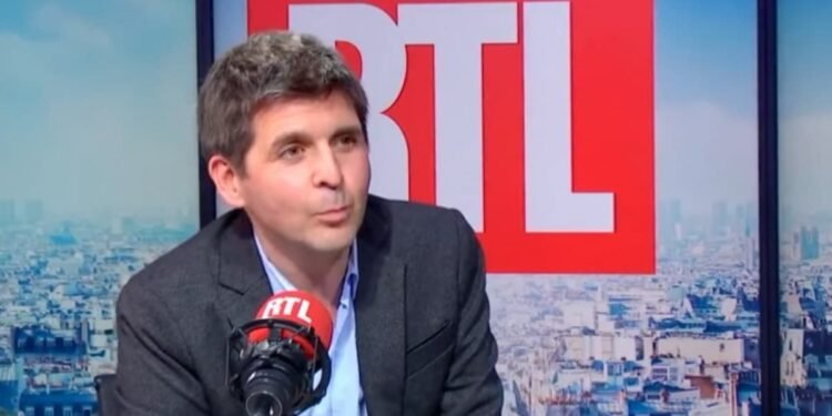 Thomas Sotto licencié dès 20h30 dimanche à cause de Laurent Delahousse ? Il balance – Thebuzzly