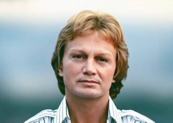 Je l’ai vu allongé un proche de Claude François revient sur les circonstances de son décès