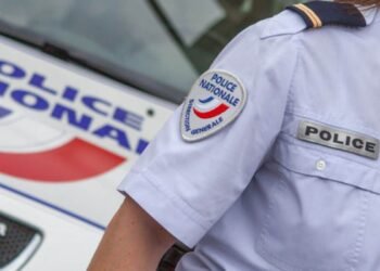 Une mère surprend son fils en train de violer sa sœur