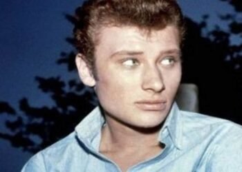 Cette photo déconcertante montre que le fils de David Hallyday, Cameron, ressemble en tout point à Johnny