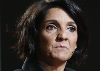 cette addiction à laquelle elle s'adonne n'importe où...