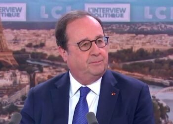 François Hollande attaque Emmanuel Macron