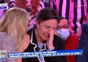 Danielle Moreau fond en larmes après avoir entendu les prédictions d'une voyante sur sa vie amoureuse