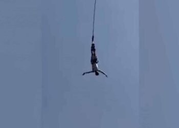 Thaïlande : Un touriste saute à l